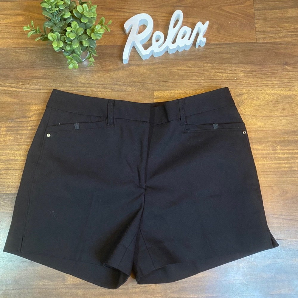 🆕Tahari black shorts